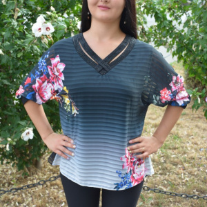 Bluza casual-elegant cu design de flori si dungi pe fond negru - Img 8