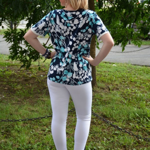 Bluza cu maneca scurta, de culoare bleumarin cu design turcoaz - Img 4