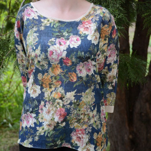 Bluza cu maneca trei-sferturi, design asimetric si imprimeu floral - Img 5