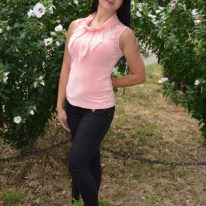 Bluza eleganta fara maneca cu insertii de voal si dantela, pudra - Img 3