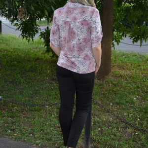 Bluza roz cu model casual, maneca scurta si guler rotunjit - Img 4