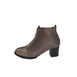 Botina scurta, model casual, de culoare maro, cu toc mediu - Img 1