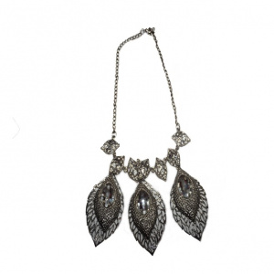 Colier elegant si original, culoare argintie cu cristale - Img 1