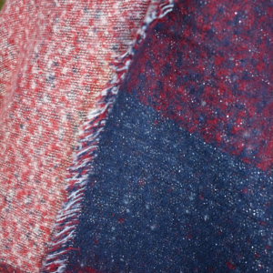 Esarfa deosebita cu fir argintiu in tesatura si un design colorat - Img 3