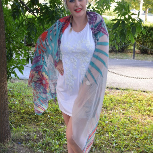 Esarfa deosebita din tesatura fina cu design floral multicolor - Img 3