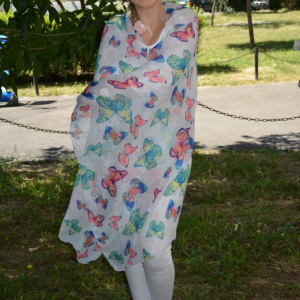 Esarfa trendy din material fin cu design deosebit pe fond alb - Img 3
