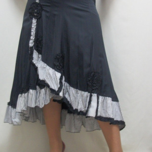 Fusta moderna, asimetrica, de culoare neagra, cu aspect tineresc - Img 3
