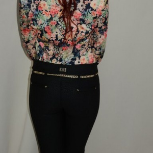 Pantalon chic, nuanta de negru, cu design interesant aparte - Img 4
