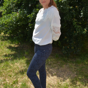Pantalon modern cu croi cambrat, bleumarin, material elastic - Img 3