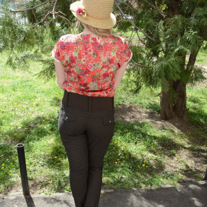 Pantalon rafinat, nuanta de maro, imprimeu cu patratele, curea lata - Img 4