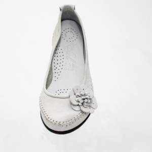 Pantof clasic de zi cu talpa tip pana si varf rotund cu decor floral - Img 4