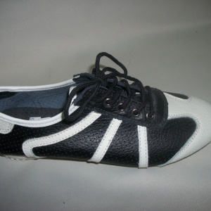 Pantofi sport, cu un design de piele in contrast - Img 2