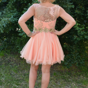 Rochie baby-doll din tul si dantela cu flori aurii 3D aplicate - Img 4