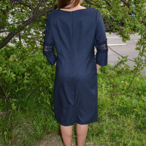 Rochie bleumarin cu design de buline albe si dantela eleganta - Img 4