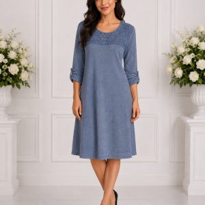 Rochie casual Leylla din tricot cu insertii de broderie ,nuanta de albastru