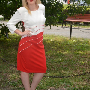 Rochie chic, in doua nuante, rosu si alb, masuri mari - Img 4