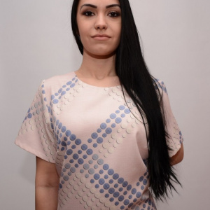Rochie comoda cu maneca scurta si design de buline colorate - Img 3