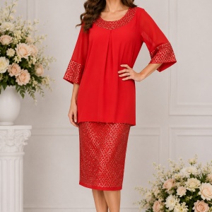 Rochie cu aspect de costum, cu decolteu mic si maneca trei-sfert