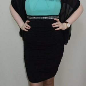 Rochie dama, nuanta de turcoaz, floare moderna aplicata - Img 2