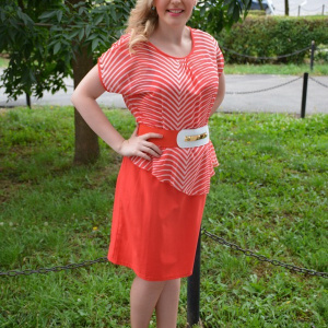 Rochie de culoare corai, tip costum, partea de sus cu dungi - Img 2