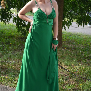 Rochie de gala rafinata, model lung, pe verde, cu insertie de pietre - Img 3