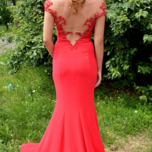 Rochie de gala tip sirena, culoare rosie, cu insertie de tul nud - Img 4