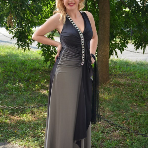 Rochie de ocazie rafinata, in degrade pe gri, cu insertii de strass-uri - Img 3