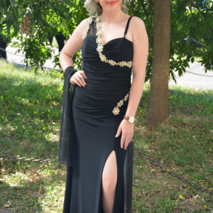 Rochie de seara deosebita, de culoare neagra cu decoratiuni aurii - Img 7