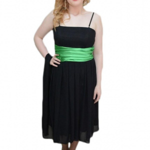 Rochie de seara scurta, din voal negru, cu banda verde in talie - Img 1