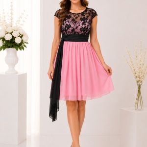 Rochie de seara scurta, din voal roz si dantela neagra, eleganta