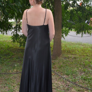 Rochie de seara spectaculoasa, lunga, din satin, cu aplicatii albe - Img 4