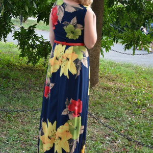 Rochie de vara, lunga, fara maneci, cu flori rosii, galbene si verzi - Img 2