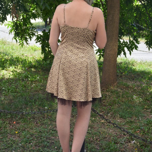 Rochie din saten bej cu buline maro, model elegant - Img 5