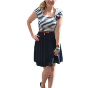 Rochie eleganta cu dungi orizontale, fusta vaporoasa, bleumarin