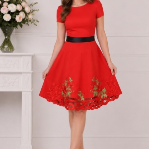 Rochie eleganta cu maneca scurta, nuanta rosie cu broderie