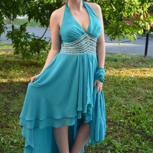Rochie eleganta, culoare turcoaz, model scurt in fata lung in spate - Img 4