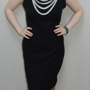 Rochie eleganta, de culoare neagra, cu insertie de lanturi argintii - Img 2