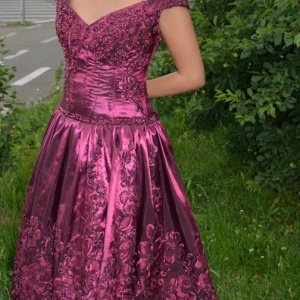 Rochie eleganta, marsala, cu croi asimetric si margele aplicate - Img 4
