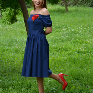 Rochie fashion de zi, de culoare bleumarin, cu floare brodata - Img 4