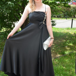 Rochie lunga, accesorizata cu o fundita si cristale - Img 2