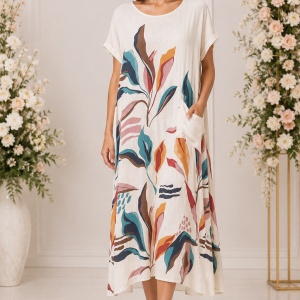 Rochie lungă crem cu imprimeu floral abstract și buzunar lateral