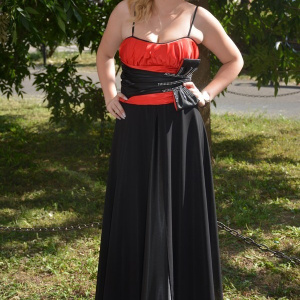 Rochie lunga, eleganta, de culoare neagra, cu top rosu - Img 2