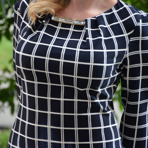 Rochie moderna, de culoare bleumarin, design geometric - Img 7