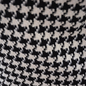 Rochie moderna , de culoare negru-alb in carouri mici - Img 2