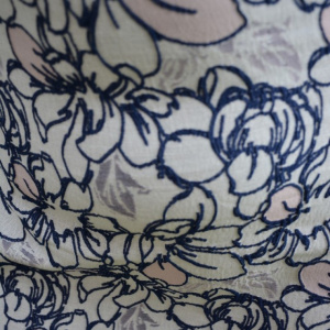 Rochie scurta de birou cu design floral si croi usor cambrat - Img 5