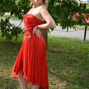 Rochie sofisticata de ocazie, rosie, cu pliuri si insertii de strass-uri - Img 3