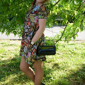 Rochie tinereasca cu design de fluturi multicolore si buzunare - Img 4