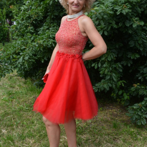 Rochie tinereasca de ocazie, rosie, cu tul si design de margele - Img 3