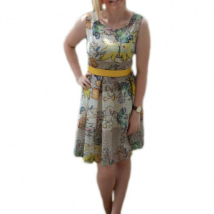 Rochie tinereasca de zi, cu croiala evazata si design multicolor - Img 1