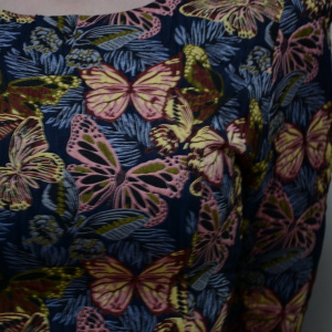 Rochie tinereasca, multicolora, imprimeu modern cu fluturi - Img 3
